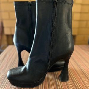High Heeled Women's Ankle Length Boots ~ Size 8.5